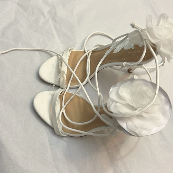 Gianni Bini x Caelynn Bell Papillon Fabric Flower Ankle Wrap Strappy Sandals - Picture 6 of 11